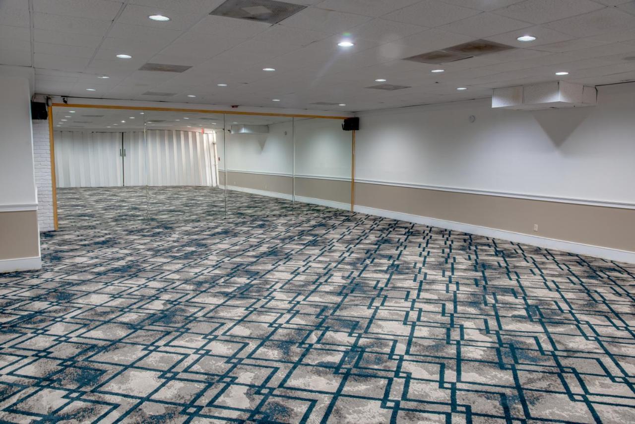 Days Inn By Wyndham St. Petersburg / Tampa Bay Area Pinellas Park Eksteriør billede