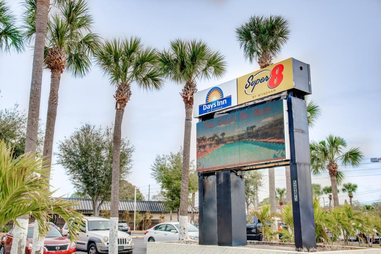Days Inn By Wyndham St. Petersburg / Tampa Bay Area Pinellas Park Eksteriør billede
