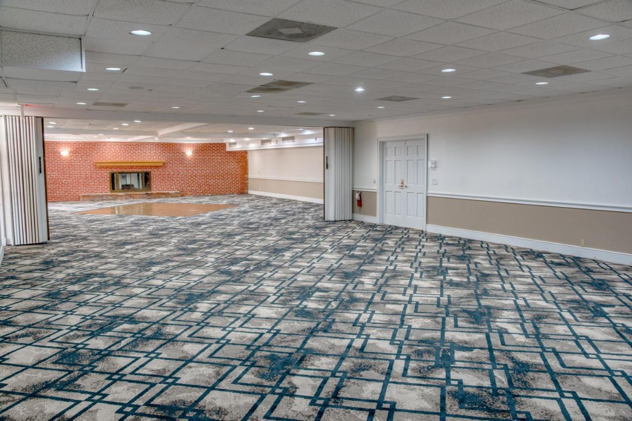 Days Inn By Wyndham St. Petersburg / Tampa Bay Area Pinellas Park Eksteriør billede